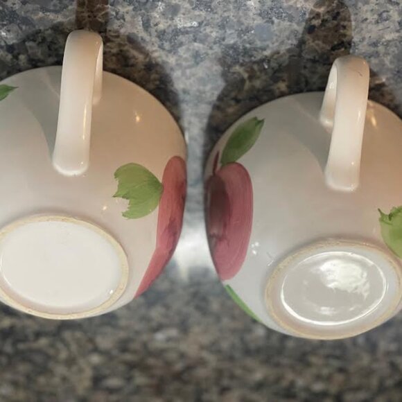 Vintage Rio Stetson Mugs: Red Apple & Green Leaf Design - Picture 11 of 12